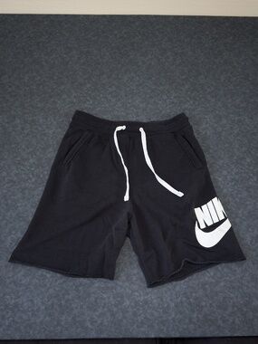 Nike Club Alumni Men's French Terry Shorts - Size Small - 8 inch inseam
